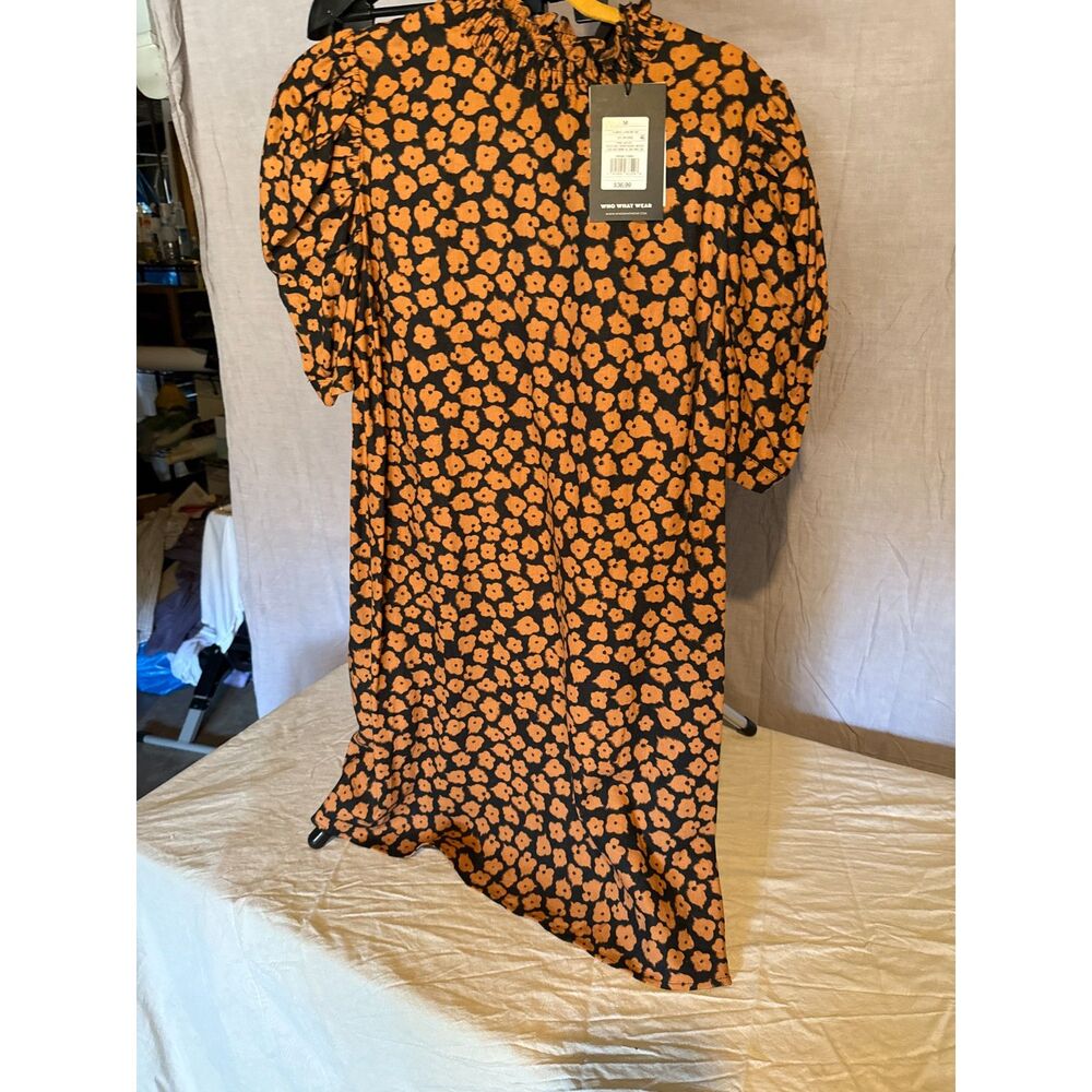 Darling, NWT Who What Wear Shift Dress, Ruffle Neck, Orange Flowers Size M